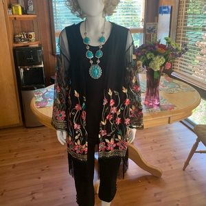 Ooh la la of sheer, fringed kimono wraps!💃🏻💃🏻